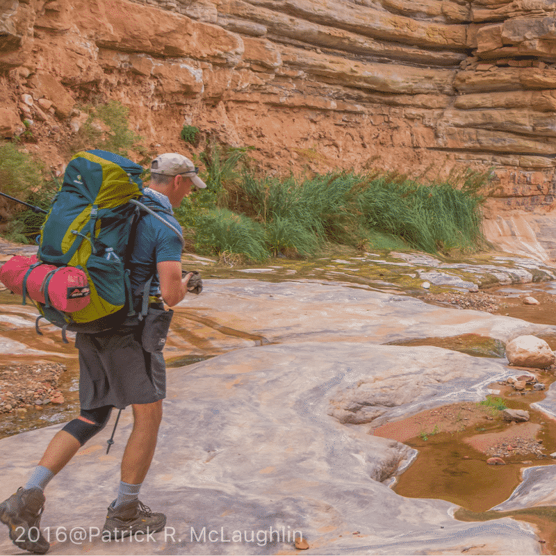 backpacking hiking into grand canyon